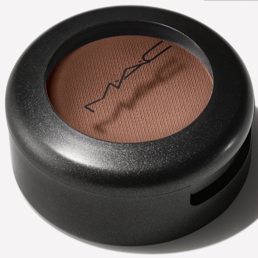 MAC COSMETICS MATTE EYESHADOW IN ESPRESSO.